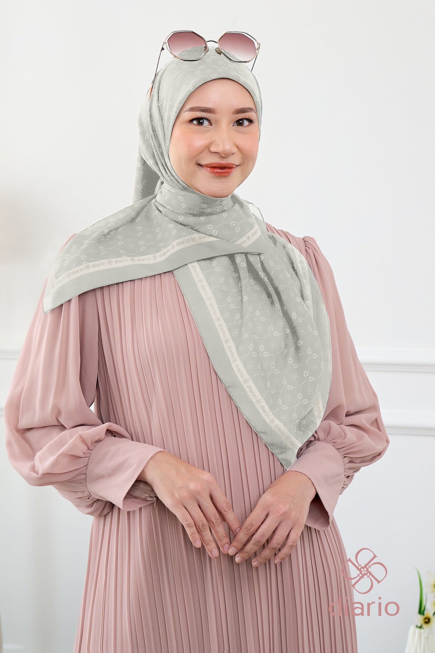 Diario - Ultrafine Calia Scarf Kerudung Segi Empat