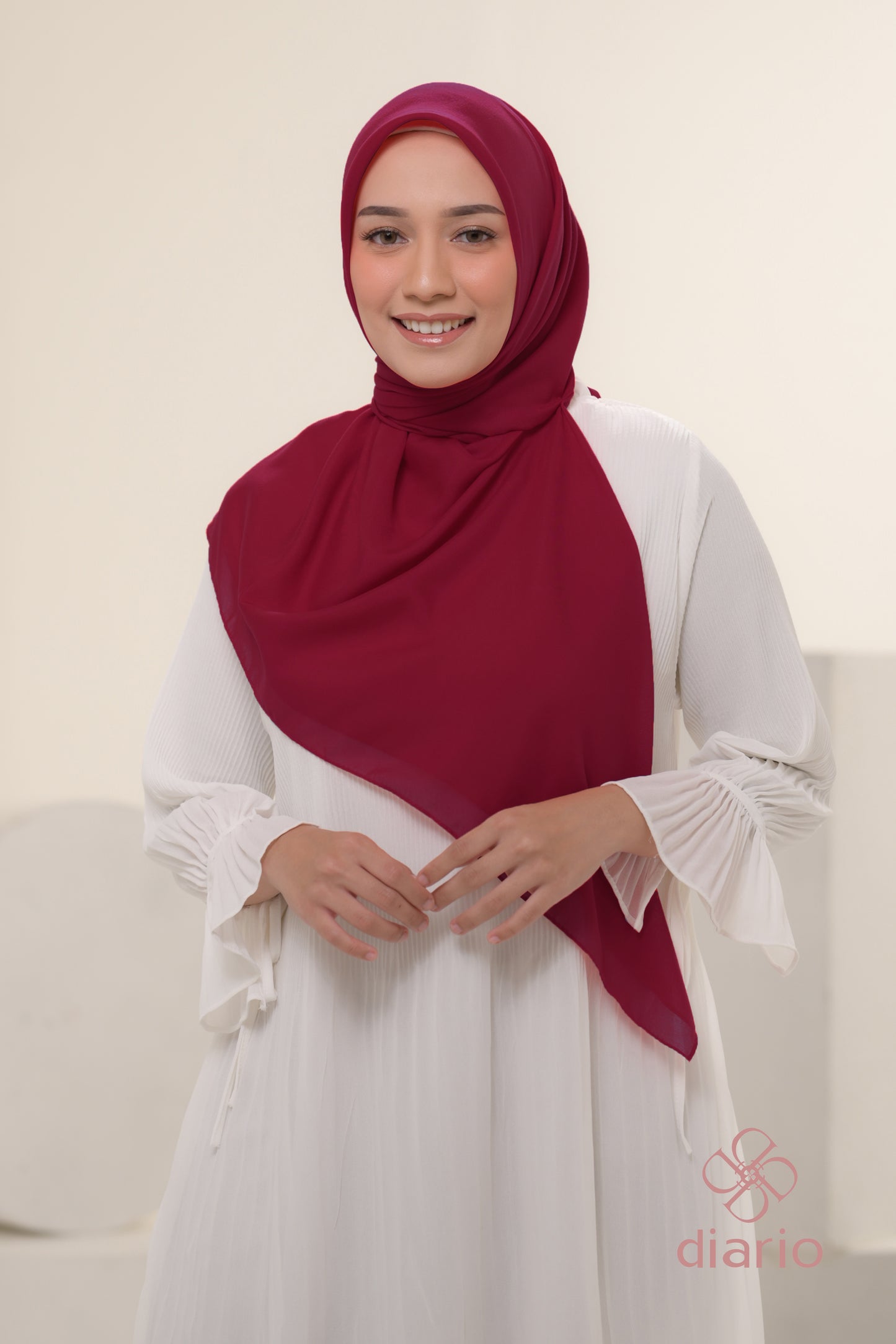 Diario - Kerudung Segi Empat Ultrafine Plain Scarf Voal Red Series