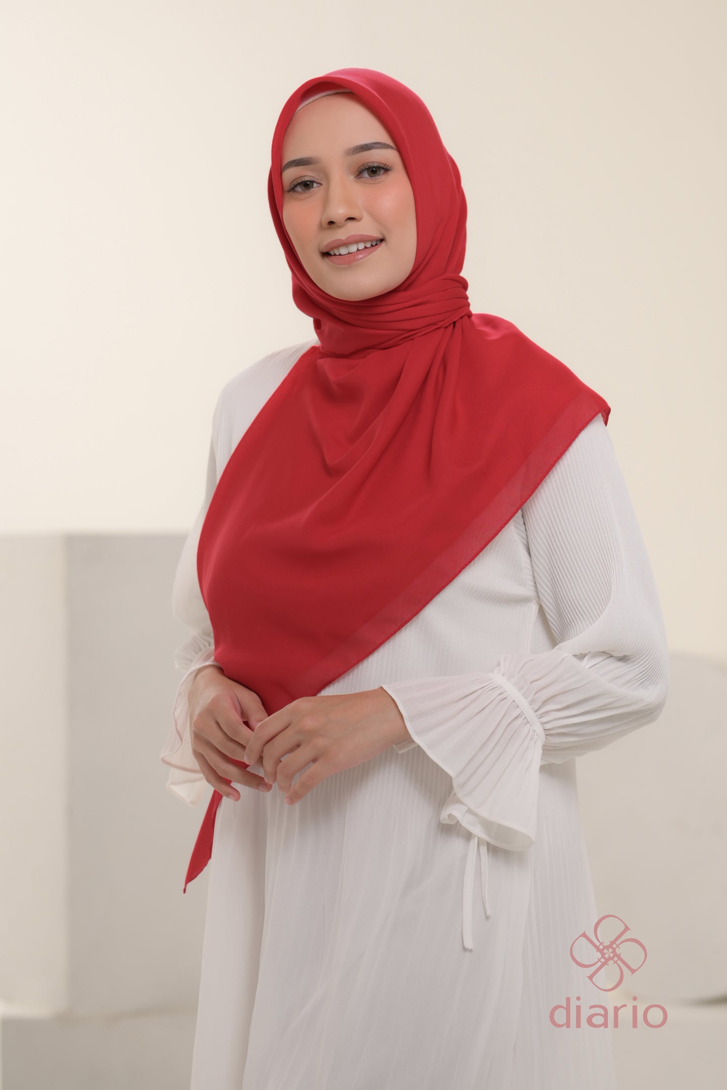 Diario - Kerudung Segi Empat Ultrafine Plain Scarf Voal Red Series