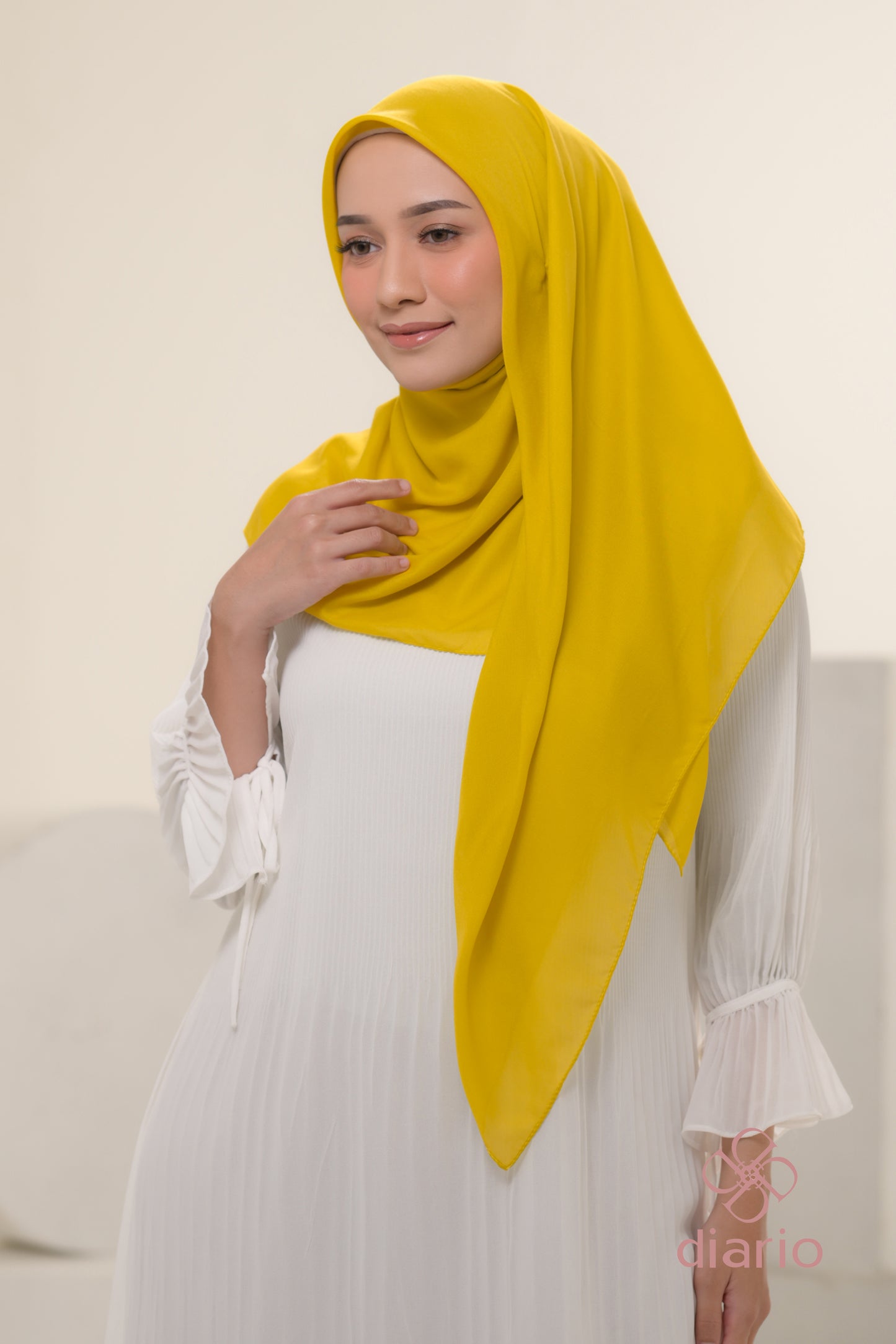 Diario - Kerudung Segi Empat Ultrafine Plain Scarf Voal Yellow Series